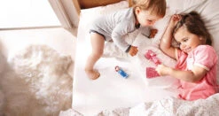 Haba 300513 Little Friends Puppe Mali -Haba Verkaufsgeschäft haba 300513 little friends puppe mali 3